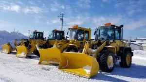 除雪による地域貢献！独居老人宅の除雪に参加中 | 北海道千歳市 北斗サービス