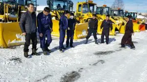 除雪による地域貢献！独居老人宅の除雪に参加中 | 北海道千歳市 北斗サービス